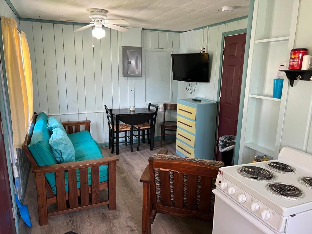 Paradise Beach Resort Tawas City Exteriör bild