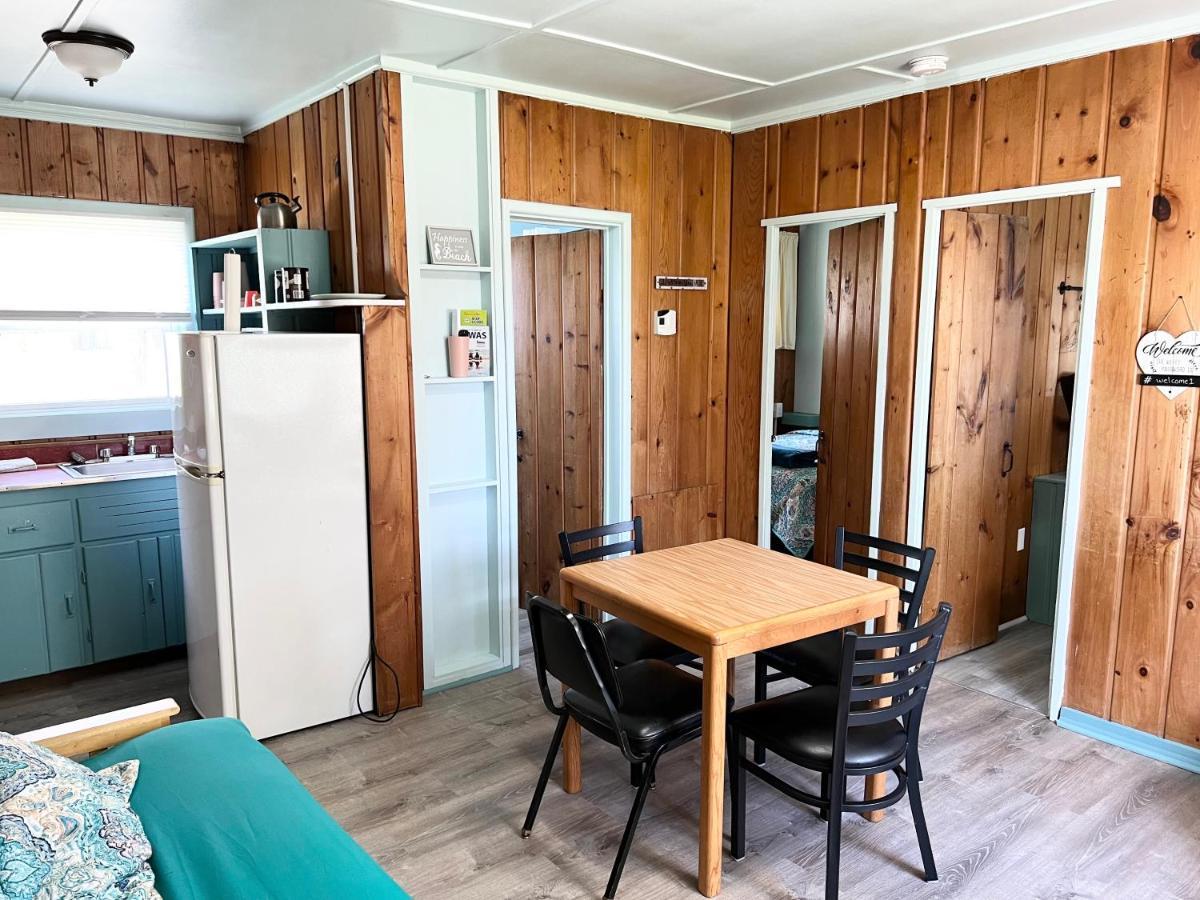 Paradise Beach Resort Tawas City Exteriör bild
