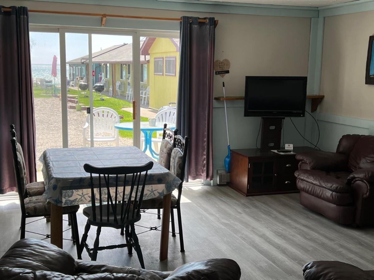 Paradise Beach Resort Tawas City Exteriör bild