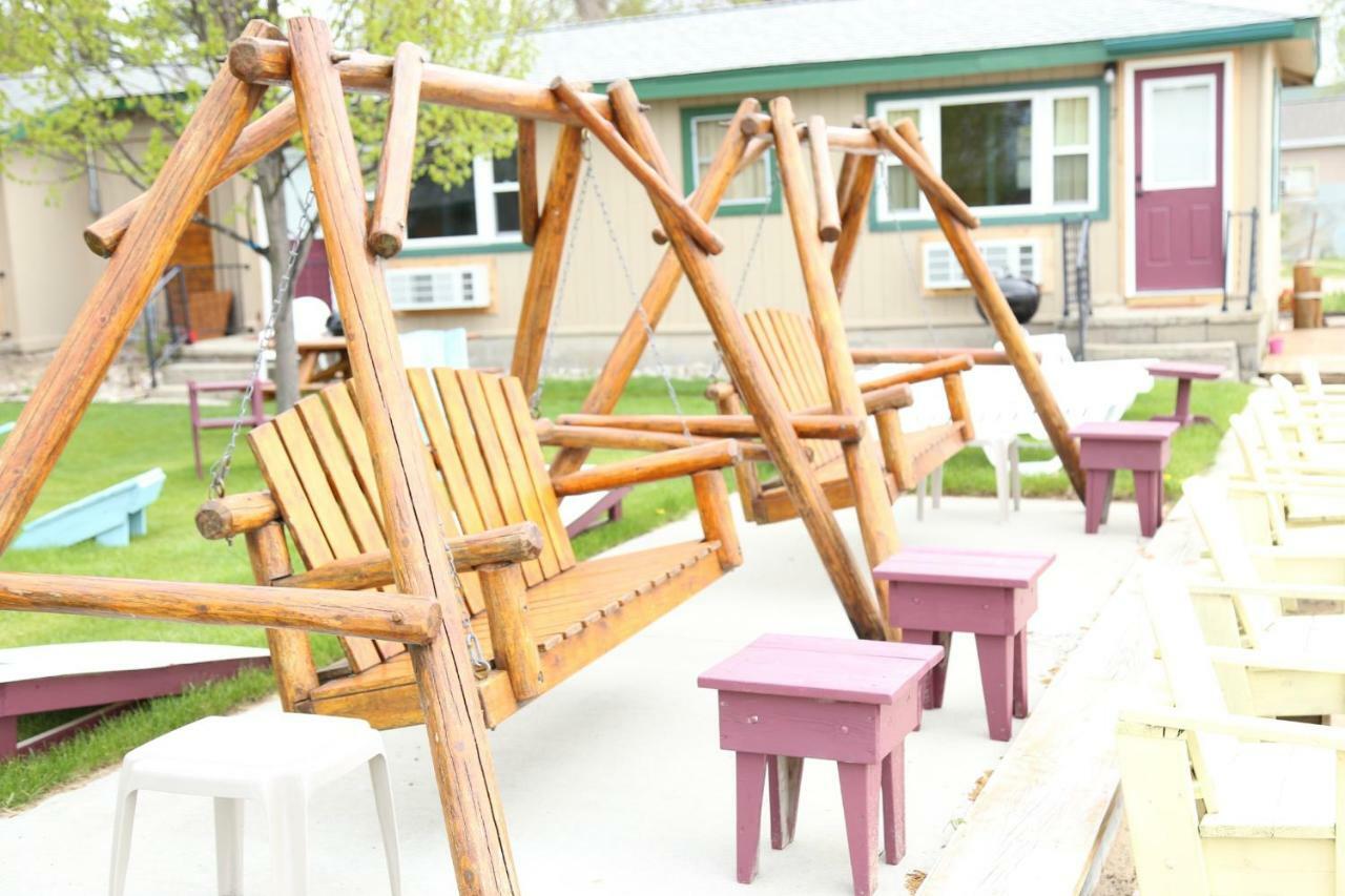 Paradise Beach Resort Tawas City Exteriör bild